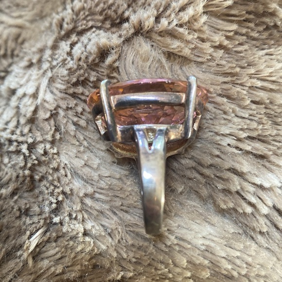 Express Ring - Picture 3 of 4